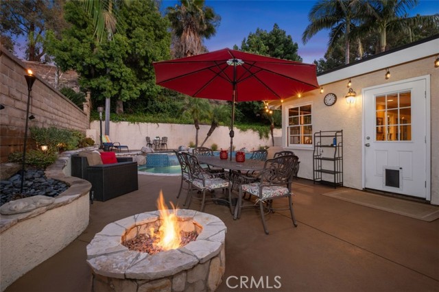 25572 Orchard Rim Ln, Lake Forest CA: https://media.crmls.org/medias/f5d9c042-ccbc-4f76-9c03-309cc8611309.jpg
