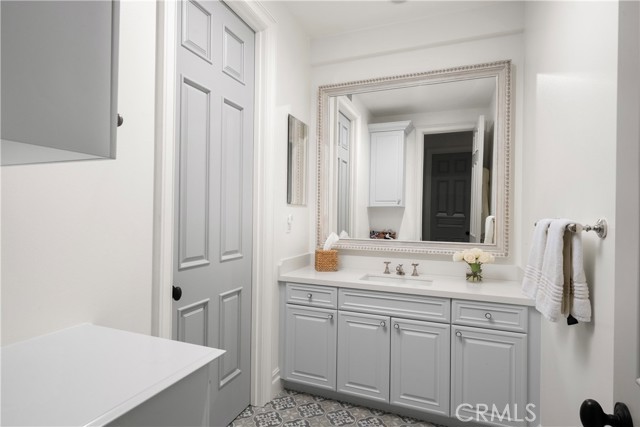 Detail Gallery Image 24 of 34 For 7 Vintage, Newport Beach,  CA 92660 - 4 Beds | 3/1 Baths