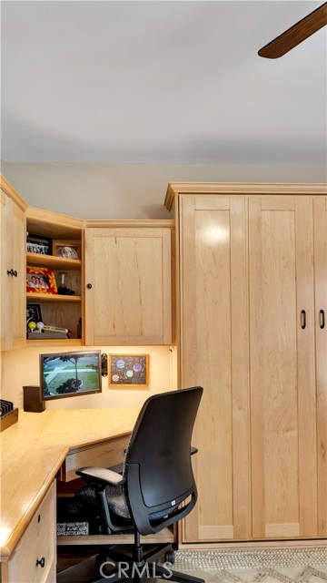 5215 E Monlaco Road, Long Beach CA: https://media.crmls.org/medias/f5da2941-15e7-44be-b5f6-a510d9ffc446.jpg