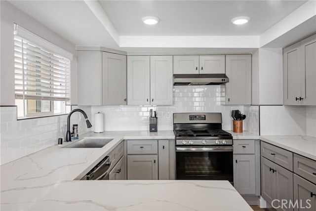 2208 The Strand, Manhattan Beach CA: https://media.crmls.org/medias/f5db3076-d544-4c51-8921-2cb6fa18454b.jpg
