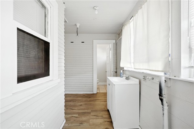 4564 N Figueroa Street, Los Angeles CA: https://media.crmls.org/medias/f5dc0a44-bd26-4992-a01a-727b8ce38095.jpg