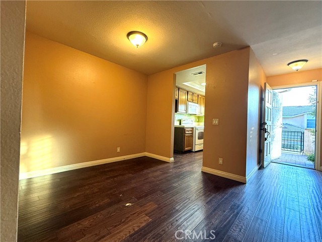 Detail Gallery Image 8 of 33 For 7260 Hermosa Ave, Rancho Cucamonga,  CA 91701 - 2 Beds | 2/1 Baths