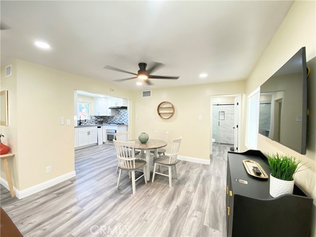 Detail Gallery Image 4 of 22 For 3814 S Normandie Ave, Los Angeles,  CA 90037 - 3 Beds | 2 Baths