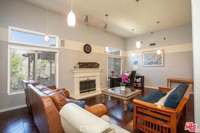 18568 Arbor Gate Lane, Yorba Linda CA: https://media.crmls.org/medias/f5dea852-7ff6-4280-91bc-231e7c0eb1b4.jpg