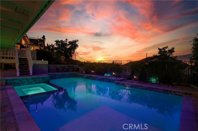 Image 4 of 33 For 731 Ridgeview