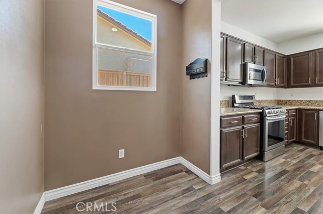 Detail Gallery Image 19 of 35 For 34073 Corktree, Lake Elsinore,  CA 92532 - 4 Beds | 2/1 Baths