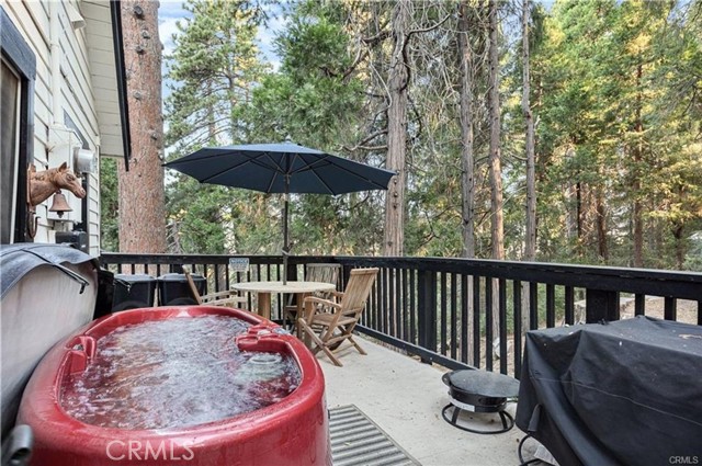 25576 Hi Lane, Twin Peaks CA: https://media.crmls.org/medias/f5df52f3-4453-4fe6-ba9e-bbb32516f34b.jpg