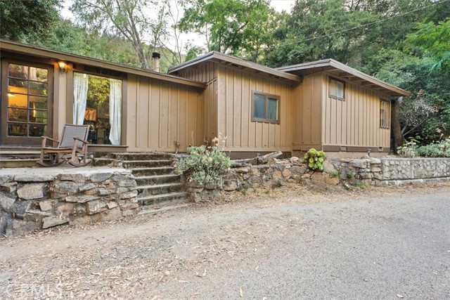 18 Hot Springs Cyn, San Juan Capistrano CA: https://media.crmls.org/medias/f5dfbe04-779e-4366-a92e-955c982bb6f0.jpg