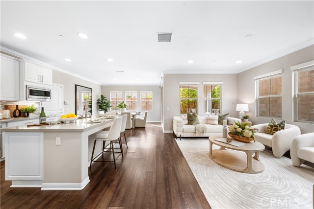 Detail Gallery Image 10 of 47 For 102 Yellow Pine, Irvine,  CA 92618 - 4 Beds | 4 Baths