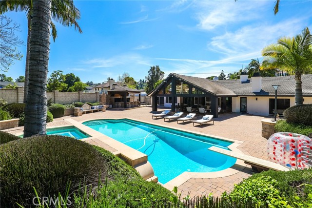 Detail Gallery Image 6 of 75 For 10372 Crawford Canyon Rd, Santa Ana,  CA 92705 - 5 Beds | 7/1 Baths