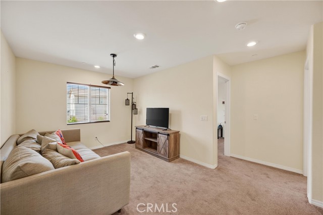17689 Cornsilk Lane, San Bernardino CA: https://media.crmls.org/medias/f5e0b2ee-1322-4a1c-b697-ca78cd034534.jpg