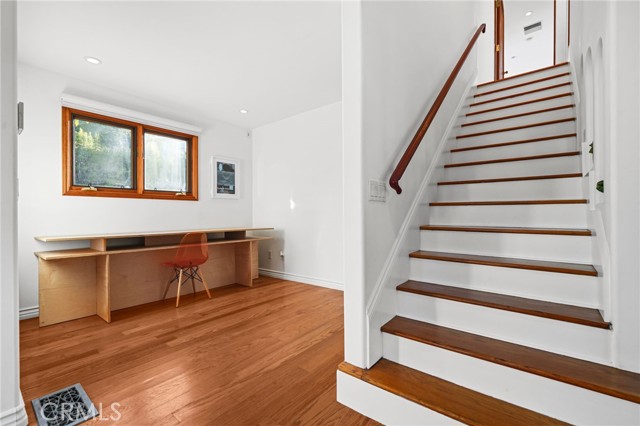 4104 Sea View Drive, Los Angeles CA: https://media.crmls.org/medias/f5e0c021-665e-4cb0-a45b-6f044515c77a.jpg