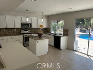 29109 Wayfarer Lane, Lake Elsinore CA: https://media.crmls.org/medias/f5e0d1c1-a9ea-47a3-aebc-f285a0ada306.jpg