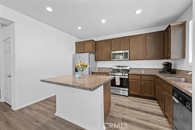 Detail Gallery Image 10 of 67 For 29161 Tarragon, Lake Elsinore,  CA 92530 - 4 Beds | 3 Baths