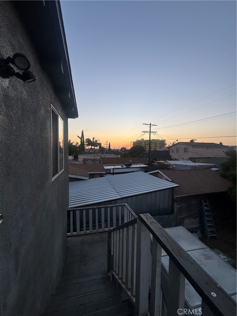 https://media.crmls.org/medias/f5e282c4-b501-450e-a971-d57bdb876c9f.jpg?preset=X-Large