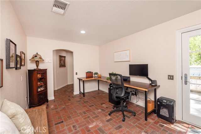 Image 21 of 75 For 2372 Shadow Hill Drive