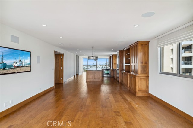 Detail Gallery Image 4 of 40 For 611 Lido Park Dr 5a,  Newport Beach,  CA 92663 - 2 Beds | 2 Baths