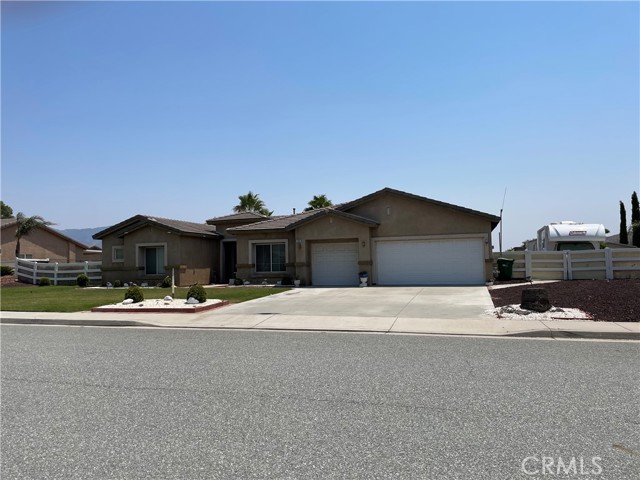 Detail Gallery Image 2 of 3 For 989 Driftwood Cir, Banning,  CA 92220 - 4 Beds | 3 Baths