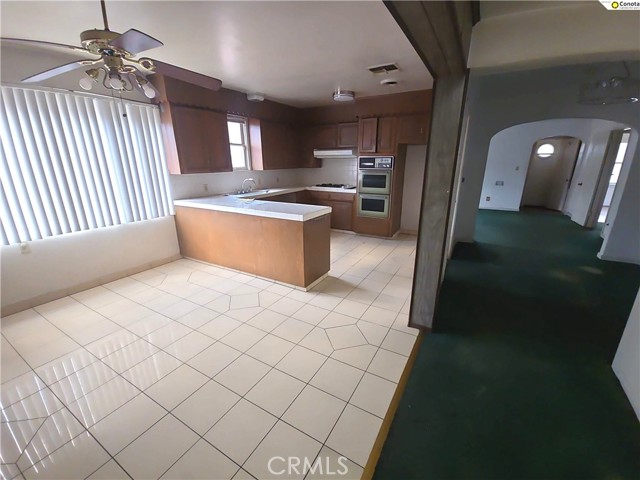 Detail Gallery Image 8 of 27 For 3581 E Alta, Fresno,  CA 93702 - 3 Beds | 2 Baths