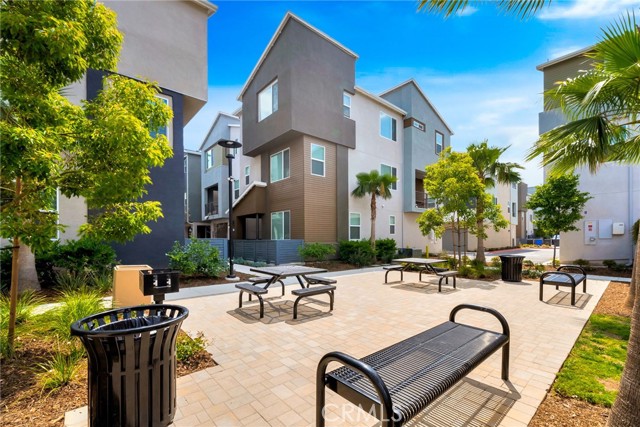 Detail Gallery Image 43 of 43 For 2132 Lacy Crossing Dr, Santa Ana,  CA 92701 - 4 Beds | 3/1 Baths