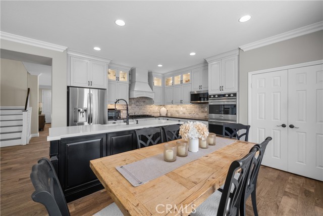 Detail Gallery Image 10 of 44 For 25722 Hood Way, Stevenson Ranch,  CA 91381 - 5 Beds | 4 Baths
