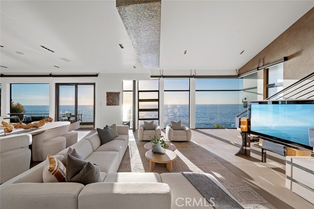 Detail Gallery Image 4 of 75 For 2665 Victoria Dr, Laguna Beach,  CA 92651 - 5 Beds | 4/2 Baths