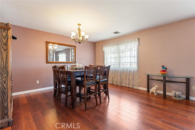 8212 E Avenue H, Lancaster CA: https://media.crmls.org/medias/f5e68437-bda1-40f3-9412-f4376bb85bdf.jpg