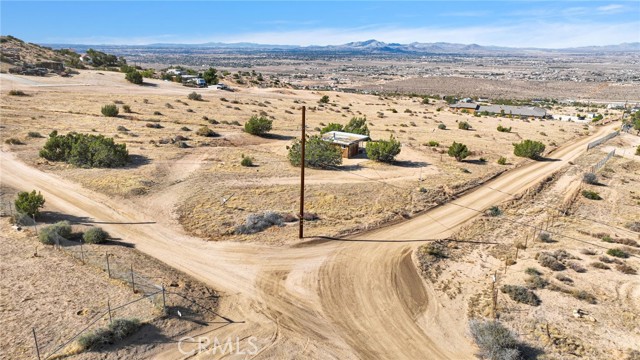 23766 Valley View Road, Apple Valley CA: https://media.crmls.org/medias/f5e6d1cd-14e8-43fc-b107-e3c5b95a63a3.jpg
