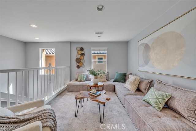 7265 Enclave Drive, Eastvale CA: https://media.crmls.org/medias/f5e6e916-2245-407b-aa30-a6e4b3caa472.jpg