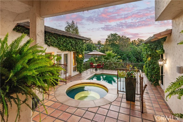 Detail Gallery Image 2 of 22 For 3589 Lariat Ln, Rolling Hills Estates,  CA 90274 - 5 Beds | 5/1 Baths