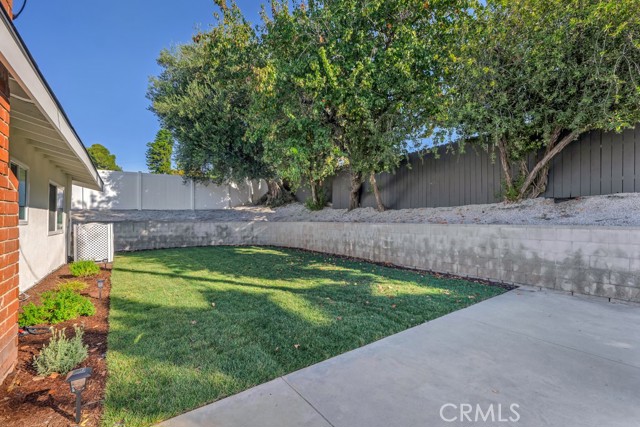 Detail Gallery Image 31 of 41 For 11722 Hayvenhurst, Granada Hills,  CA 91344 - 4 Beds | 3 Baths