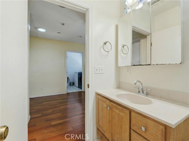 Detail Gallery Image 22 of 25 For 6545 Dos Rios Rd, Downey,  CA 90240 - 5 Beds | 3 Baths