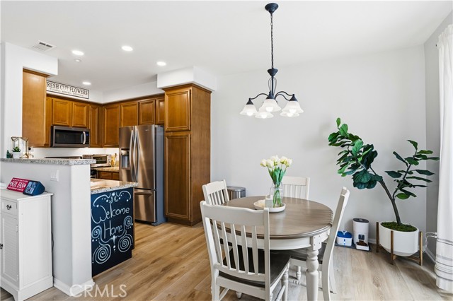 Detail Gallery Image 11 of 54 For 31082 Strawberry Tree, Temecula,  CA 92592 - 3 Beds | 2/1 Baths