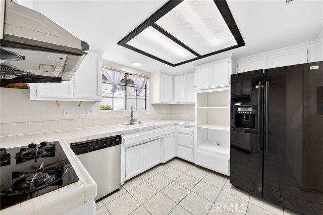 Detail Gallery Image 7 of 19 For 229 Saint Francis Street #C,  San Gabriel,  CA 91776 - 3 Beds | 3 Baths