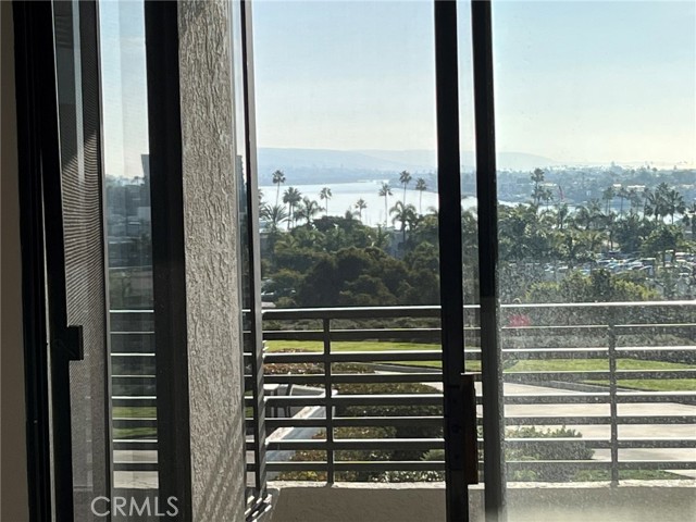 Detail Gallery Image 13 of 69 For 230 Lille Lane 212, Newport Beach,  CA 92663 - 2 Beds | 2 Baths