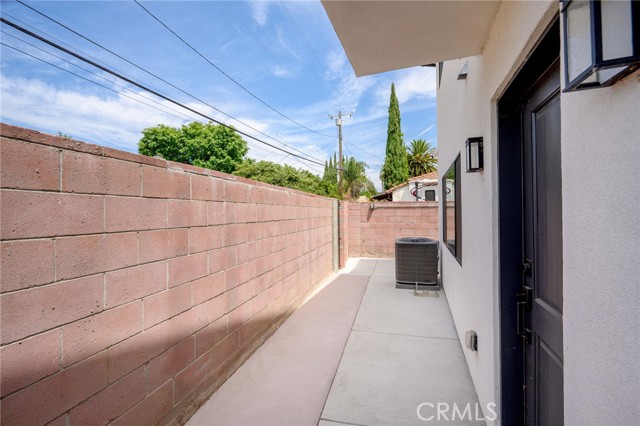 Detail Gallery Image 27 of 29 For 11225 Haskell Ave, Granada Hills,  CA 91344 - 2 Beds | 2 Baths