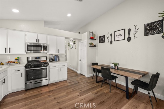 Detail Gallery Image 11 of 32 For 13196 Oberlin, Victorville,  CA 92392 - 3 Beds | 2 Baths