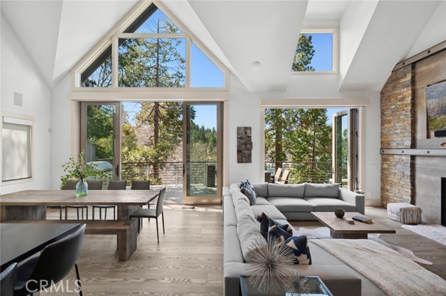 Detail Gallery Image 10 of 50 For 496 North State Highway 173, Lake Arrowhead,  CA 92352 - 6 Beds | 5 Baths