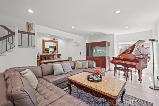 Detail Gallery Image 7 of 46 For 4975 N Buttercreek Rd, Moorpark,  CA 93021 - 4 Beds | 2/1 Baths