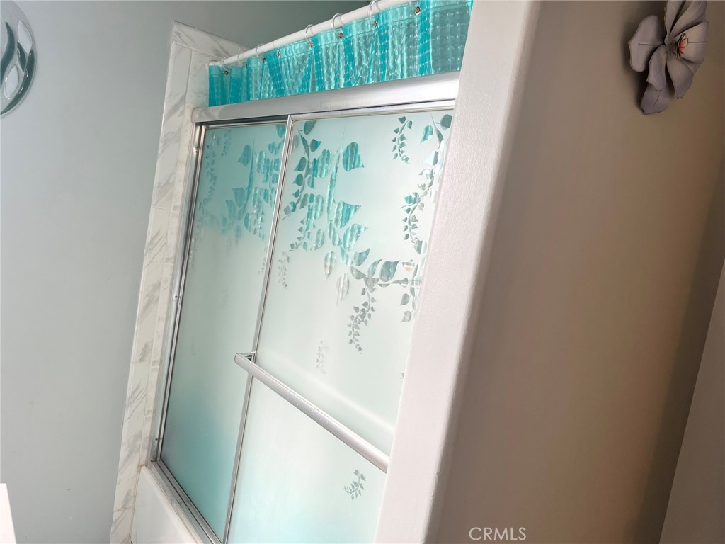 https://media.crmls.org/medias/f5ebd068-31bc-4606-8460-7d7f5aa512d4.jpg?preset=X-Large