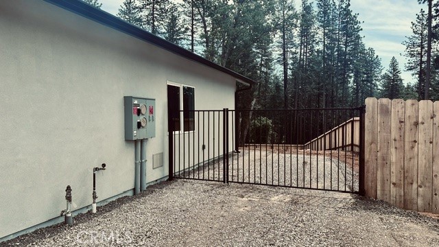 https://media.crmls.org/medias/f5eccc83-c901-47aa-a16d-0005603c5ae2.jpg?preset=X-Large