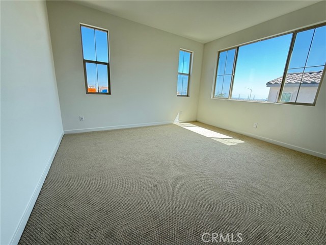 15943 Blue Cooper Way, Fontana CA: https://media.crmls.org/medias/f5ece4df-a257-4ff8-96d2-66fea32d6fb2.jpg