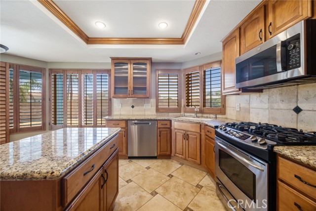 5795 Blackbird Lane, La Verne CA: https://media.crmls.org/medias/f5eda4e3-bcb6-4ef6-8744-86ab16a32628.jpg