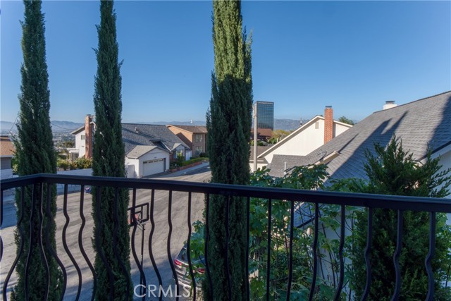 Detail Gallery Image 34 of 52 For 7796 Skyhill Drive, Los Angeles,  CA 90068 - 5 Beds | 3 Baths