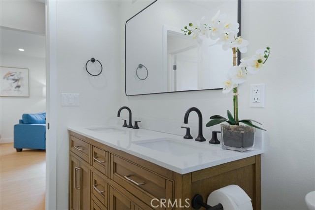 Detail Gallery Image 25 of 51 For 5104 8th Ave, Los Angeles,  CA 90043 - 4 Beds | 3 Baths