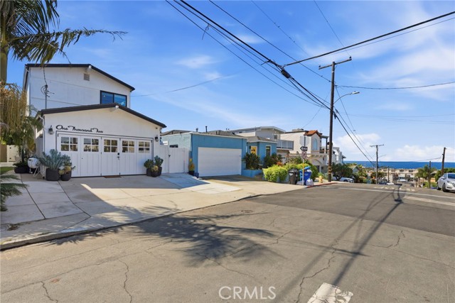 1002 3rd St, Hermosa Beach, California 90254, 4 Bedrooms Bedrooms, ,2 BathroomsBathrooms,Residential,For Sale,3rd St,SB26070138