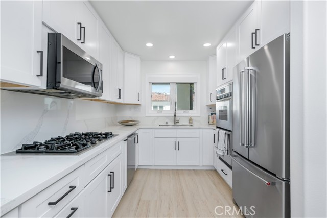 Detail Gallery Image 6 of 25 For 401 Seaward Rd #2,  Corona Del Mar,  CA 92625 - 3 Beds | 2/1 Baths