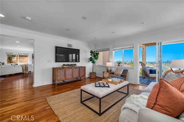 656 7th Street, Hermosa Beach, California 90254, 4 Bedrooms Bedrooms, ,3 BathroomsBathrooms,Residential,Sold,7th,SB25016992