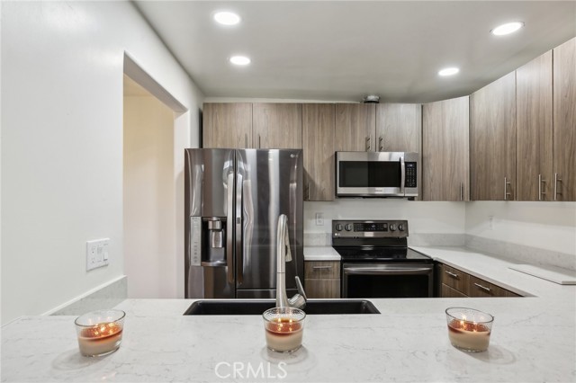 25761 Le Parc, Lake Forest CA: https://media.crmls.org/medias/f5f076c5-e346-4f9f-9c81-ad8b00a3f212.jpg