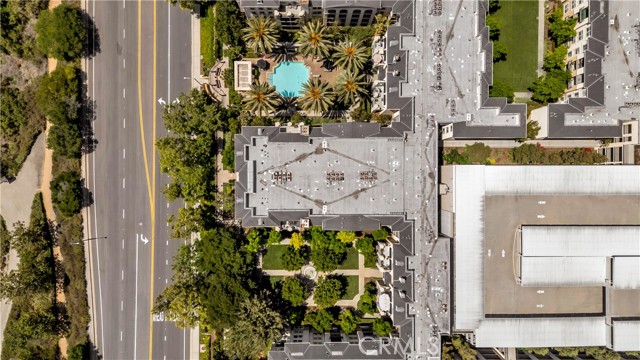 Detail Gallery Image 2 of 50 For 2458 Watermarke Pl, Irvine,  CA 92612 - 1 Beds | 1 Baths